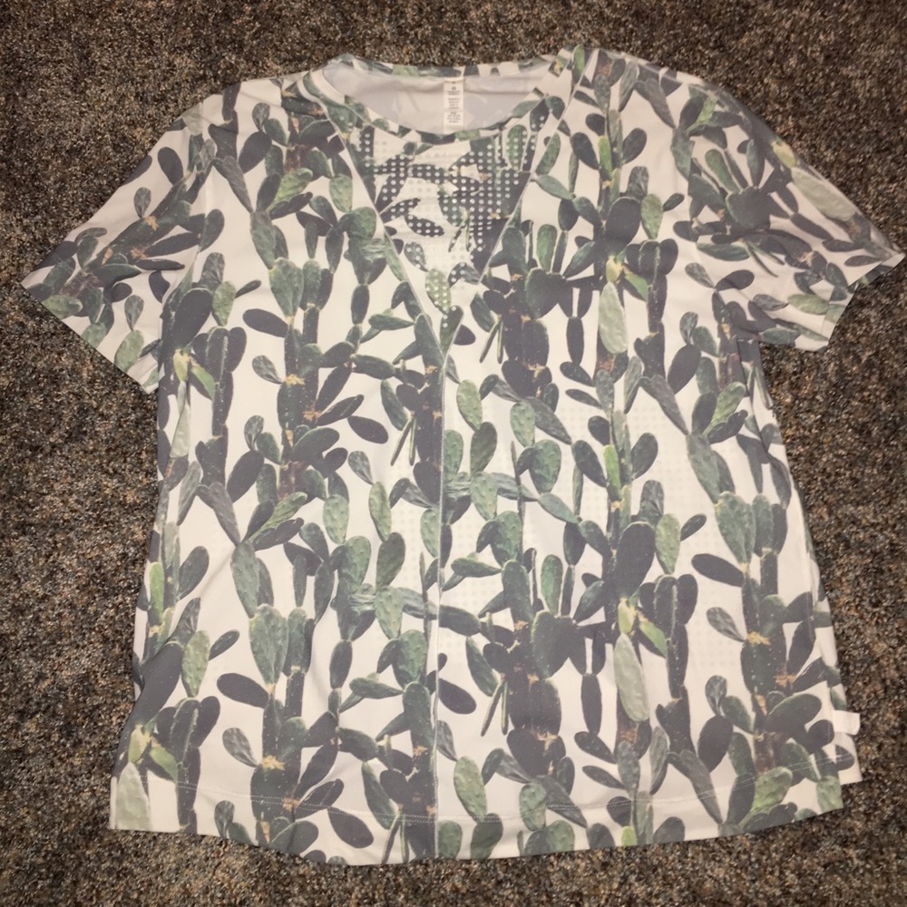 Cactus lululemon top